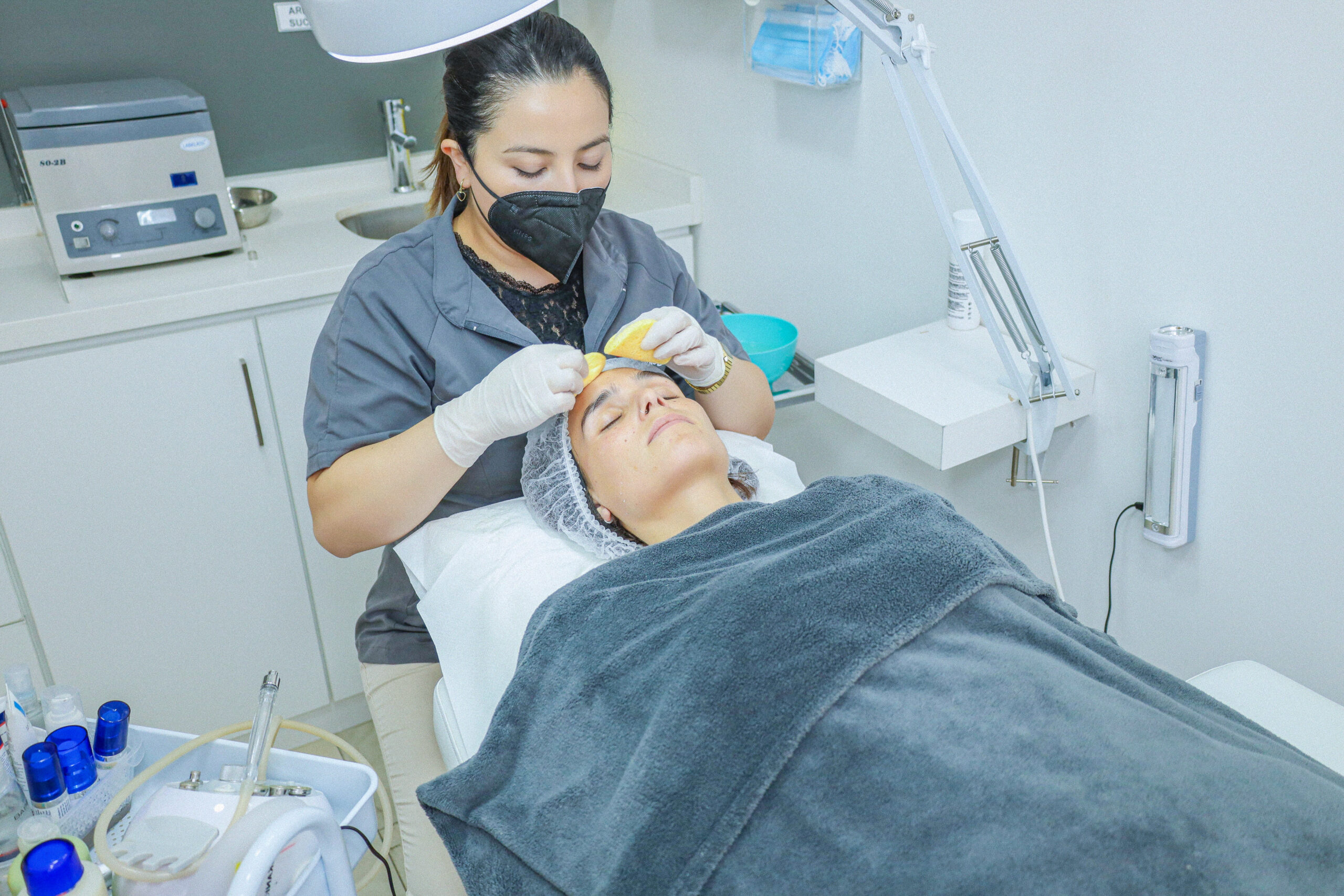 Limpieza facial clínica en Ohskin Las Condes